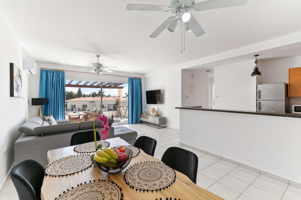 Ferienwohnung Penthouse Carina Paphos Exterior foto