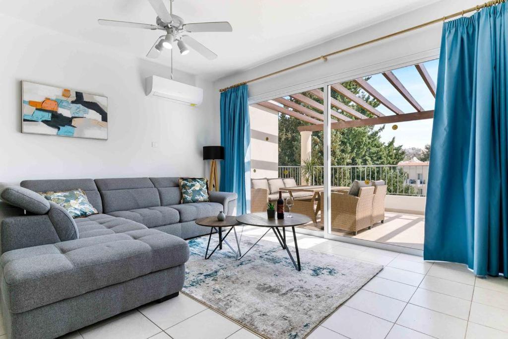 Ferienwohnung Penthouse Carina Paphos Exterior foto