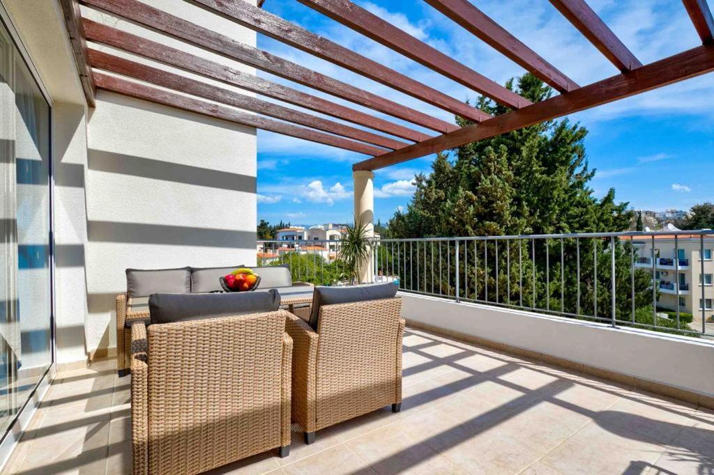 Ferienwohnung Penthouse Carina Paphos Exterior foto